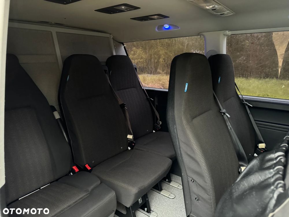 Volkswagen Caravelle 2.0 TDI L2 Comfortline DSG - 18