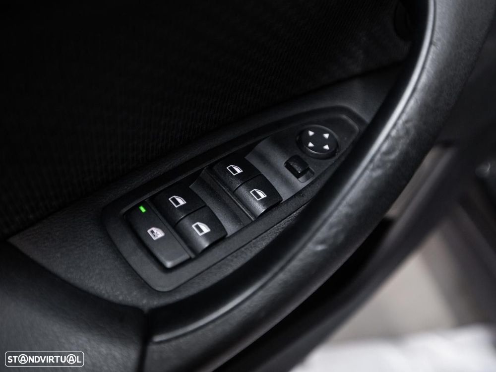 BMW X1 16 d sDrive - 27