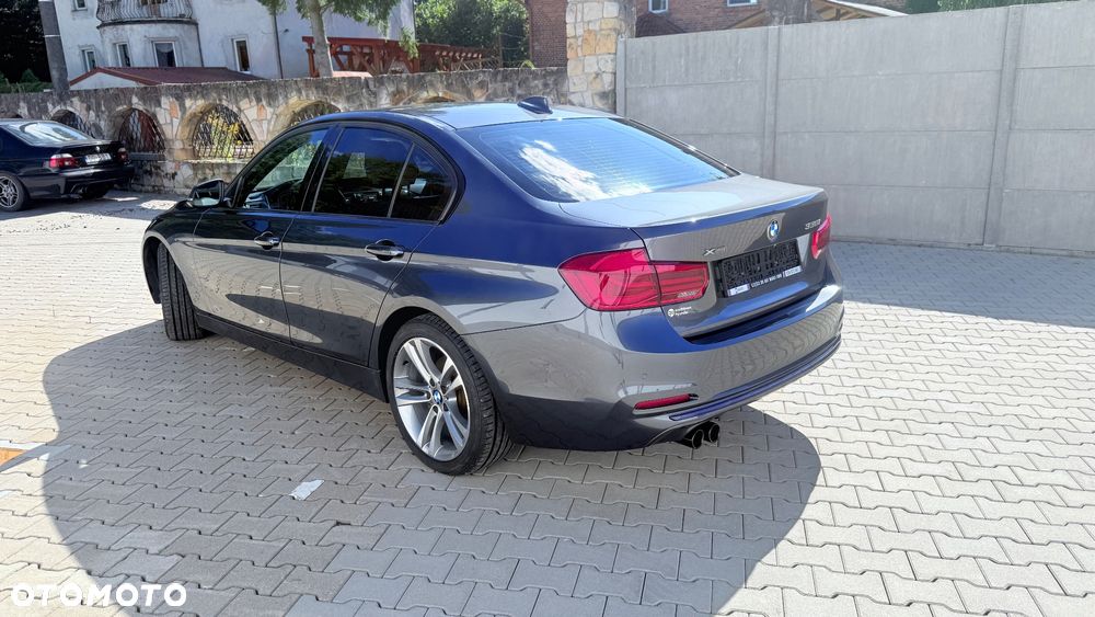 BMW Seria 3 330i xDrive Sport Line - 4