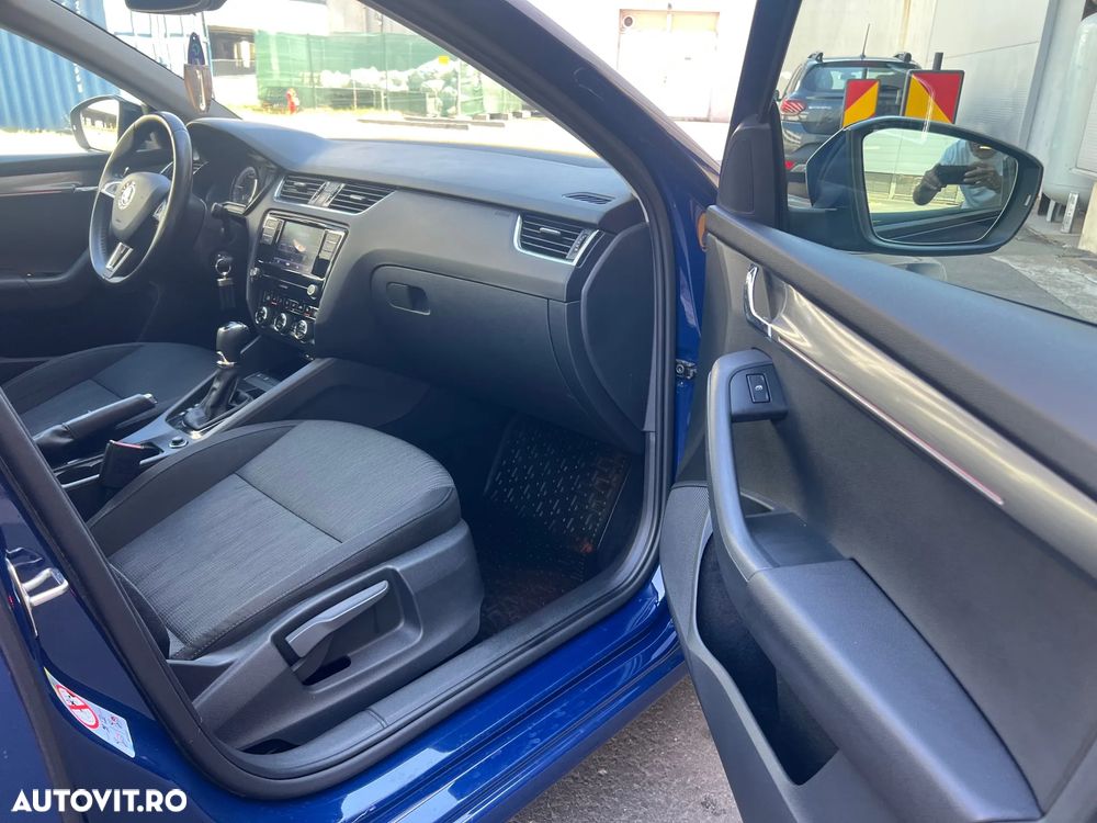 Skoda Octavia 1.6 TDI DSG Ambition - 28
