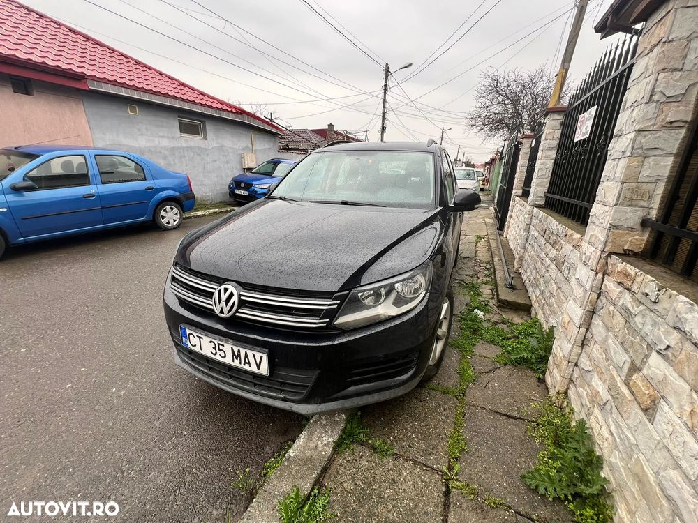 Volkswagen Tiguan - 1