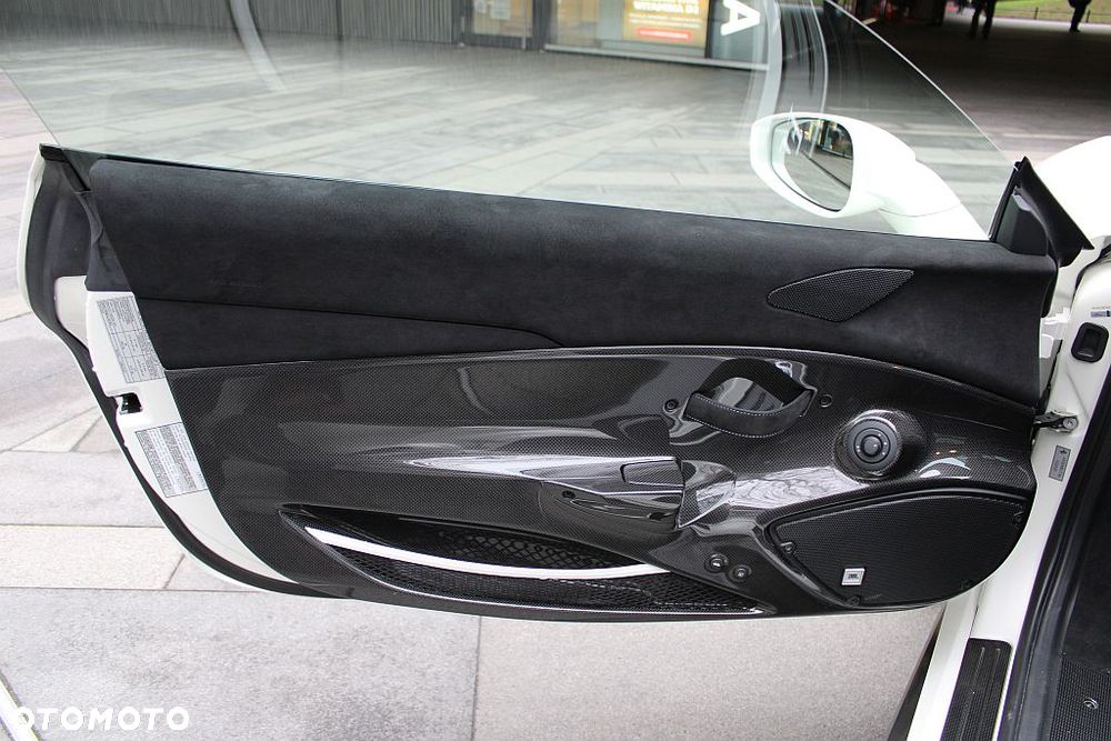 Ferrari 488 Pista - 35