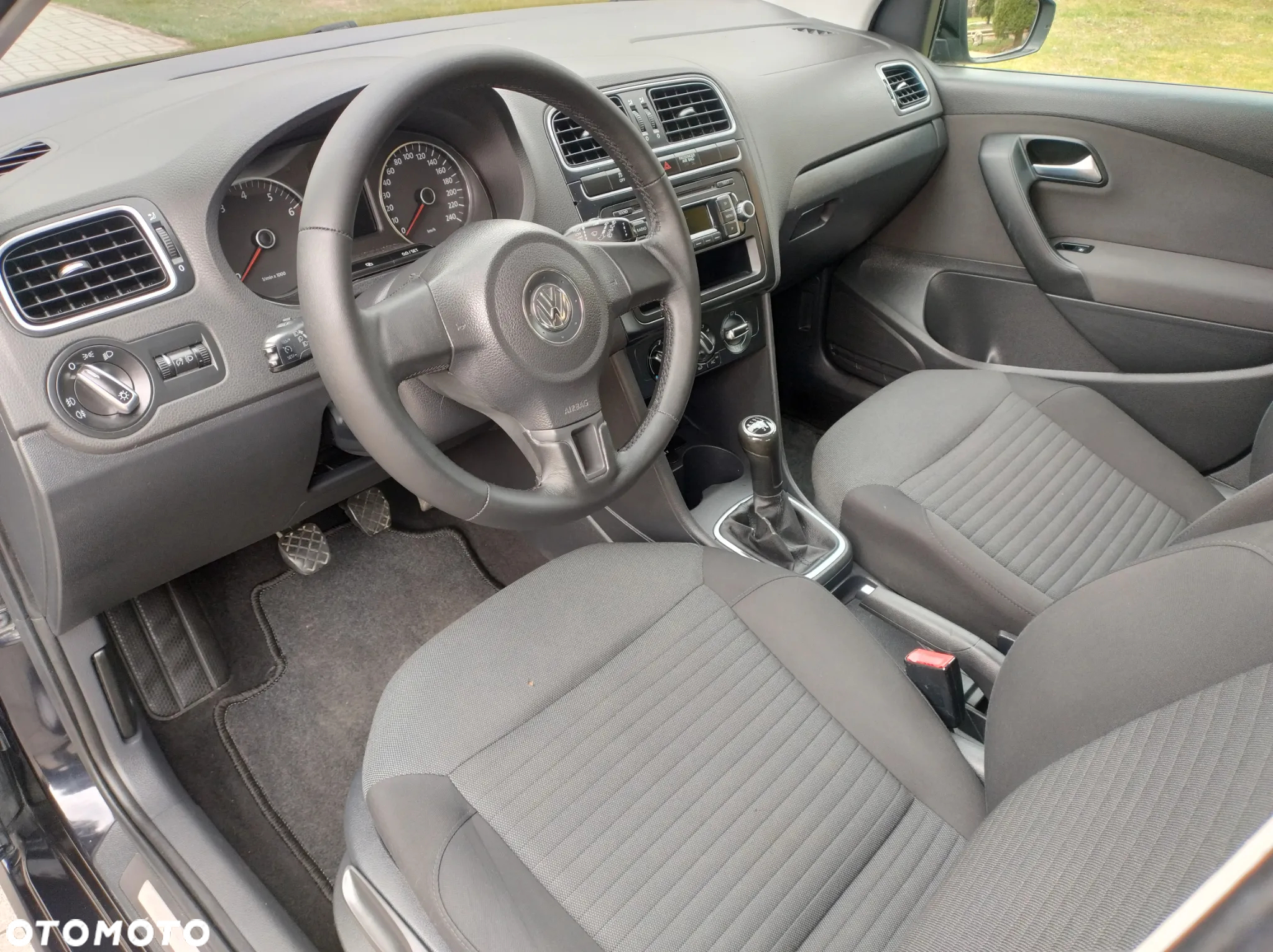 Volkswagen Polo 1.4 16V Comfortline - 26