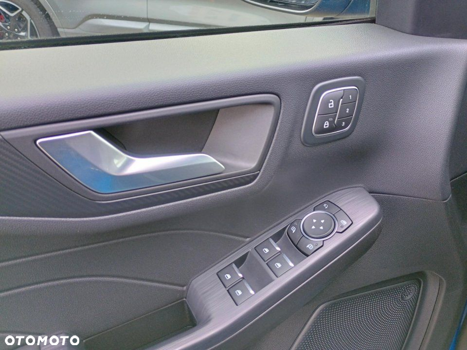 Ford Kuga - 17