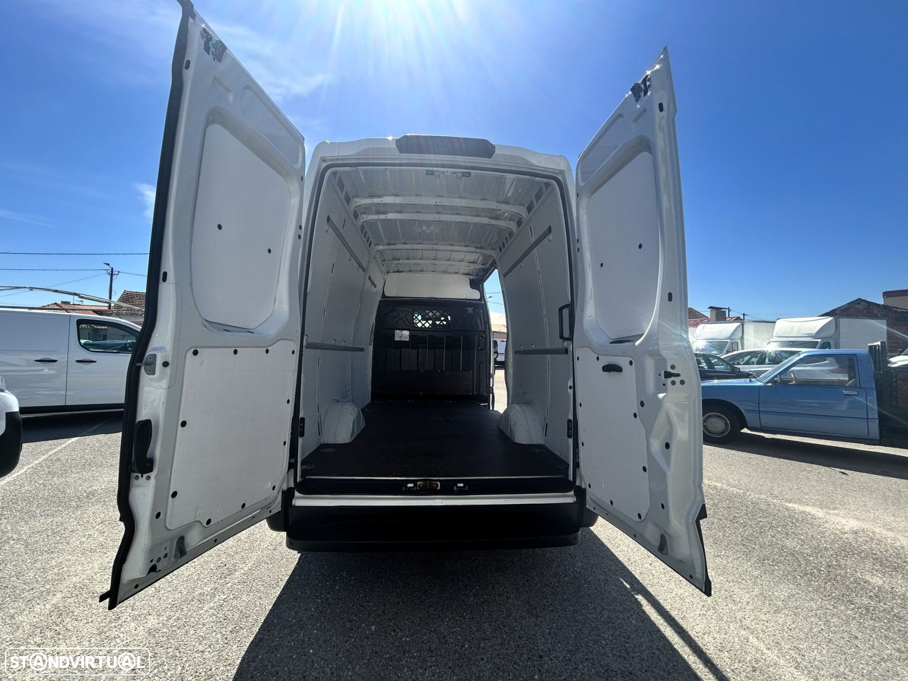 Iveco Daily Outro - 24