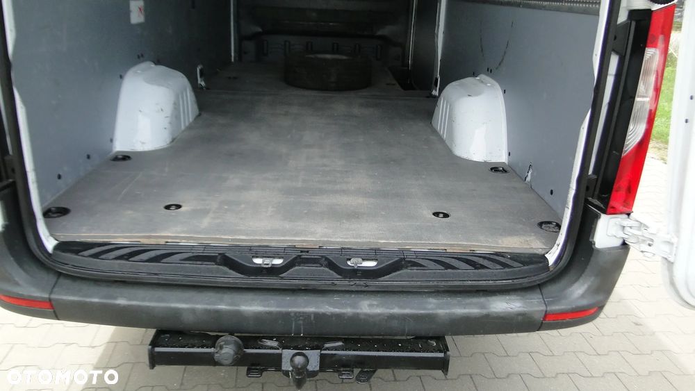 Mercedes-Benz SPRINTER - 11