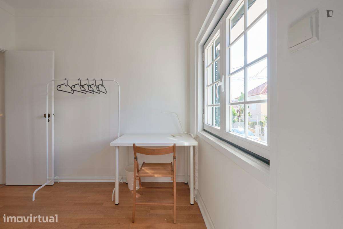 Quarto - localizado em Ajuda Lisbon - Grande imagem: 5/23