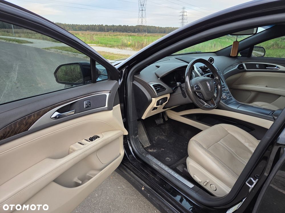 Lincoln MKZ - 9
