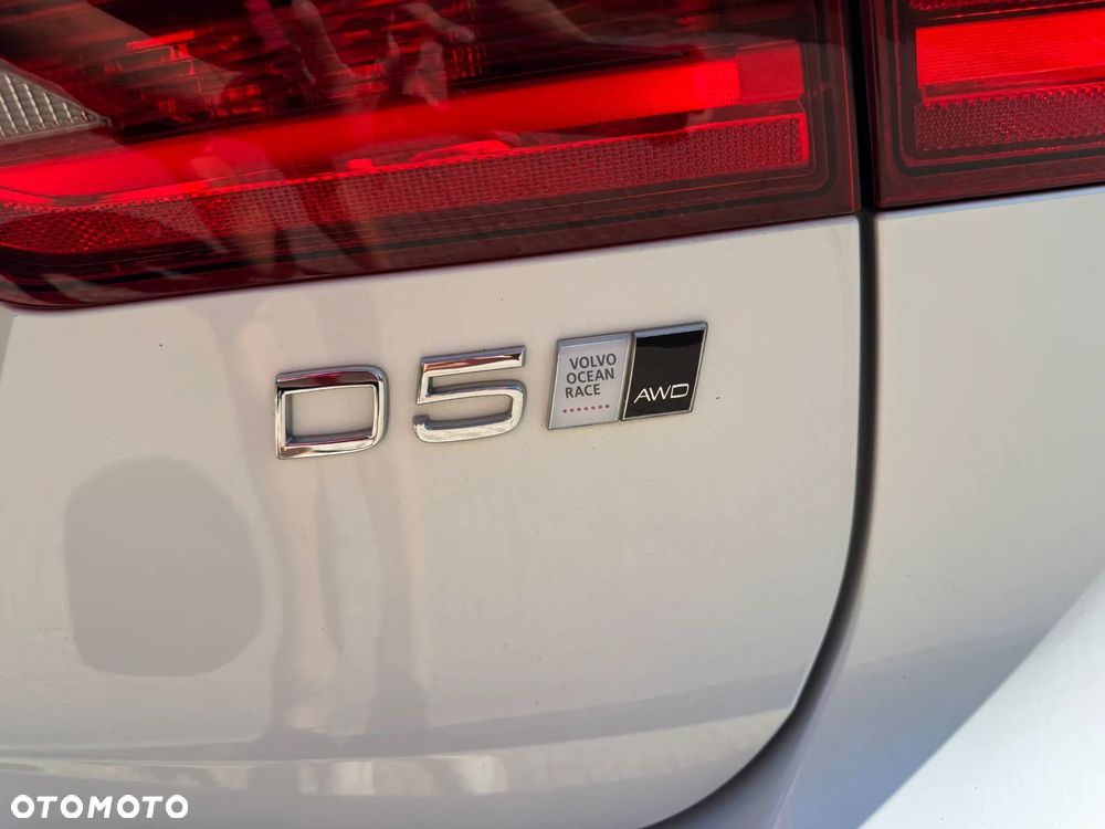 Volvo V90 Cross Country - 24