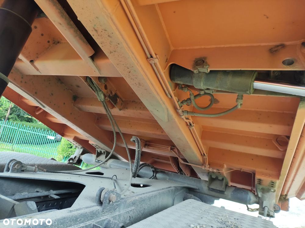 Mercedes-Benz Arocs - 8