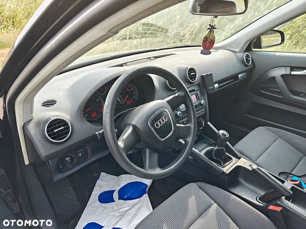 Audi A3 3-drzwiowe 1.6 Ambiente - 30
