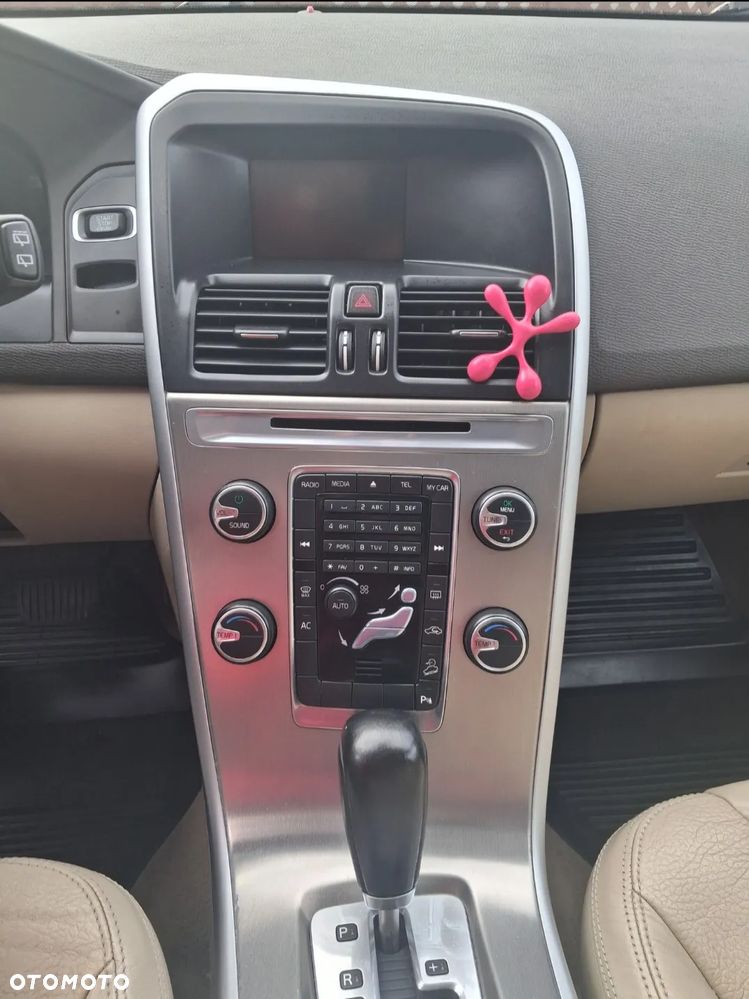 Volvo XC 60 2.4D AWD Momentum - 13