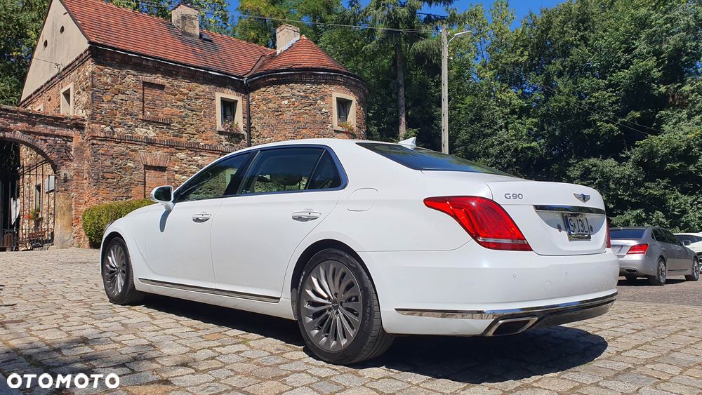 Hyundai Genesis - 5