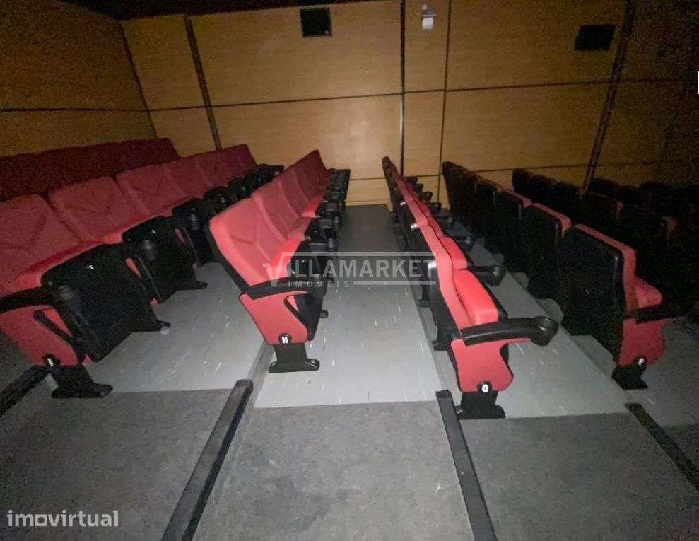 Loja da banca com 148m² que funcionou como Cinema inserida no Centro C - Grande imagem: 4/13