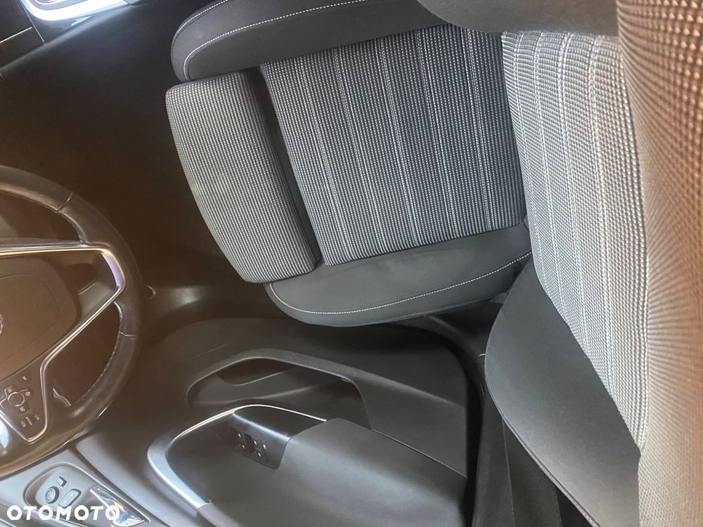 Opel Insignia - 19