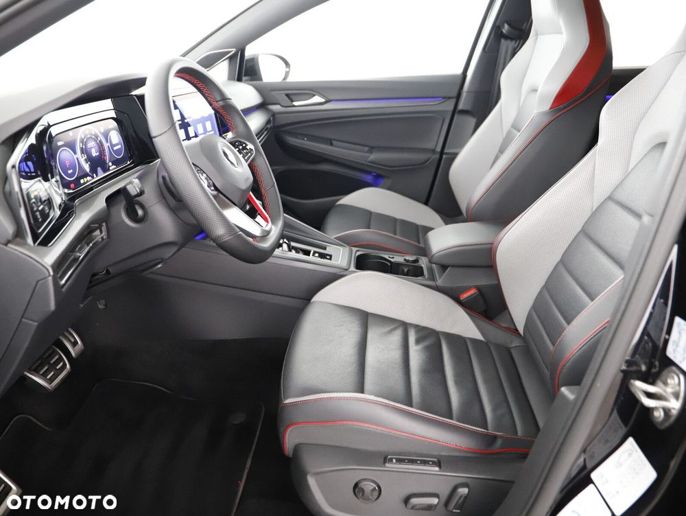 Volkswagen Golf - 6
