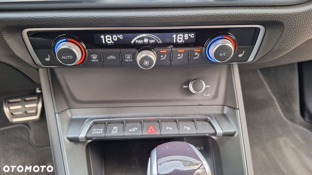 Audi Q3 45 TFSIe S tronic S line - 40