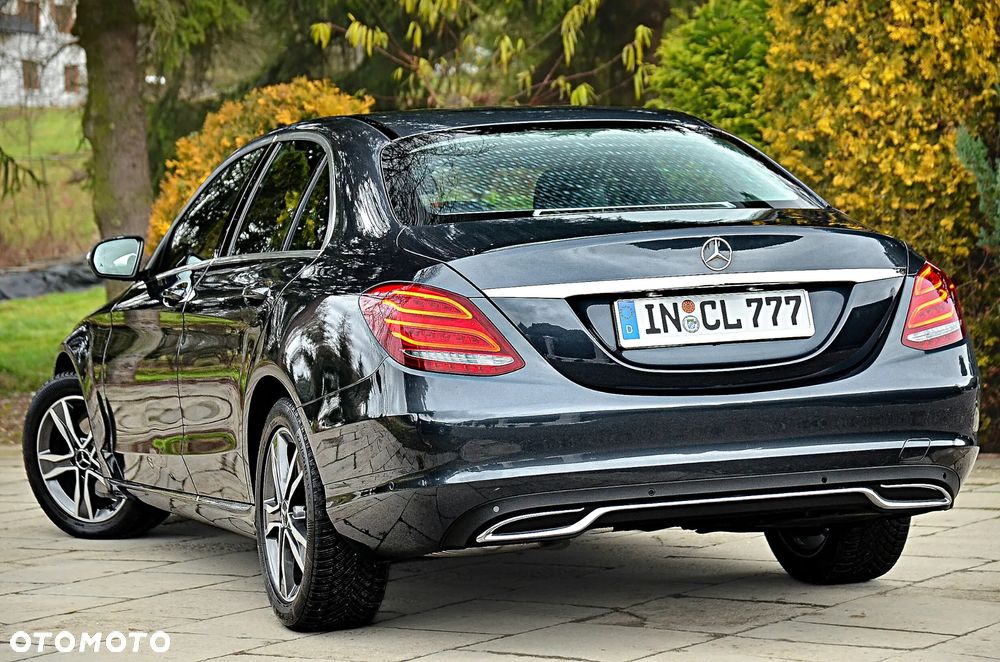 Mercedes-Benz Klasa C 180 7G-TRONIC Exclusive - 4