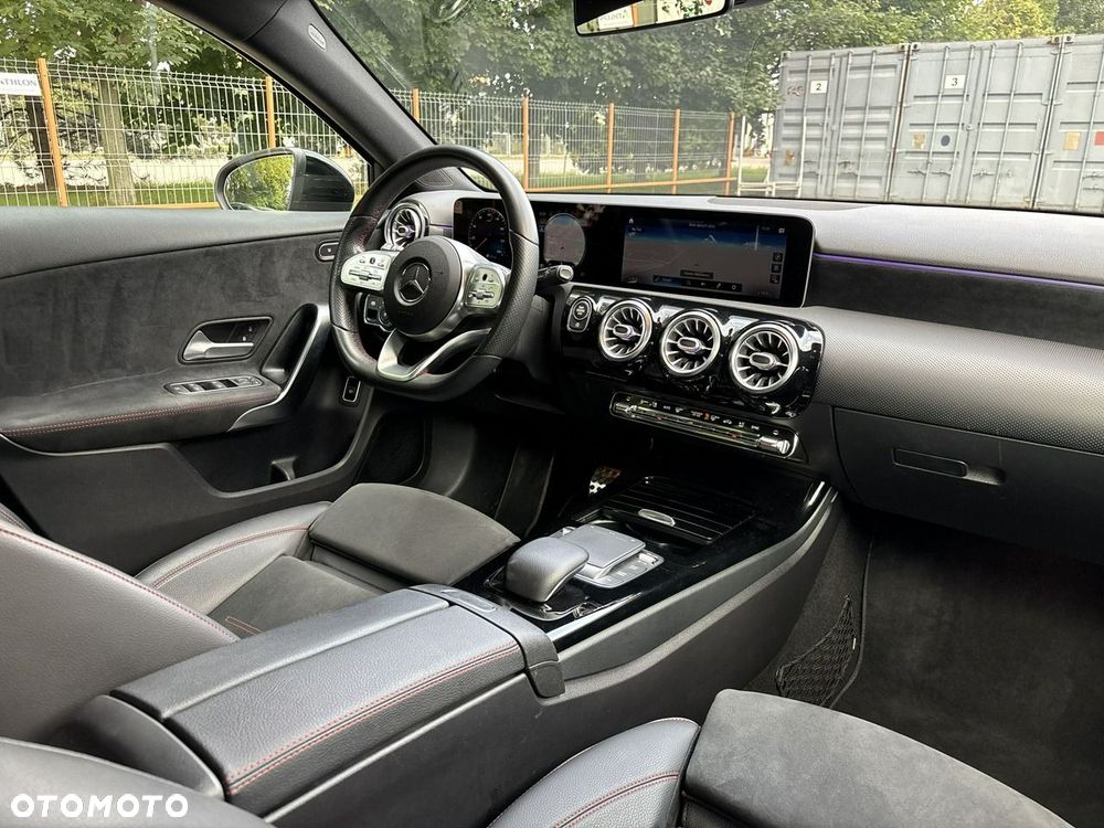 Mercedes-Benz Klasa A 220 4-Matic AMG Line 7G-DCT - 14