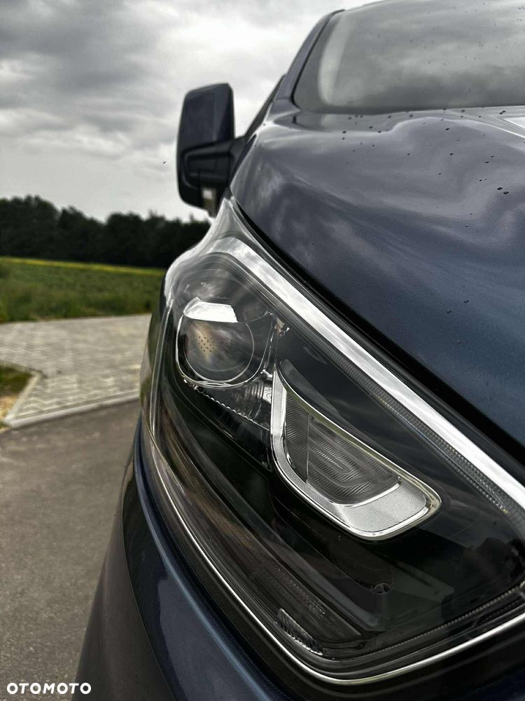 Ford Tourneo Custom - 16