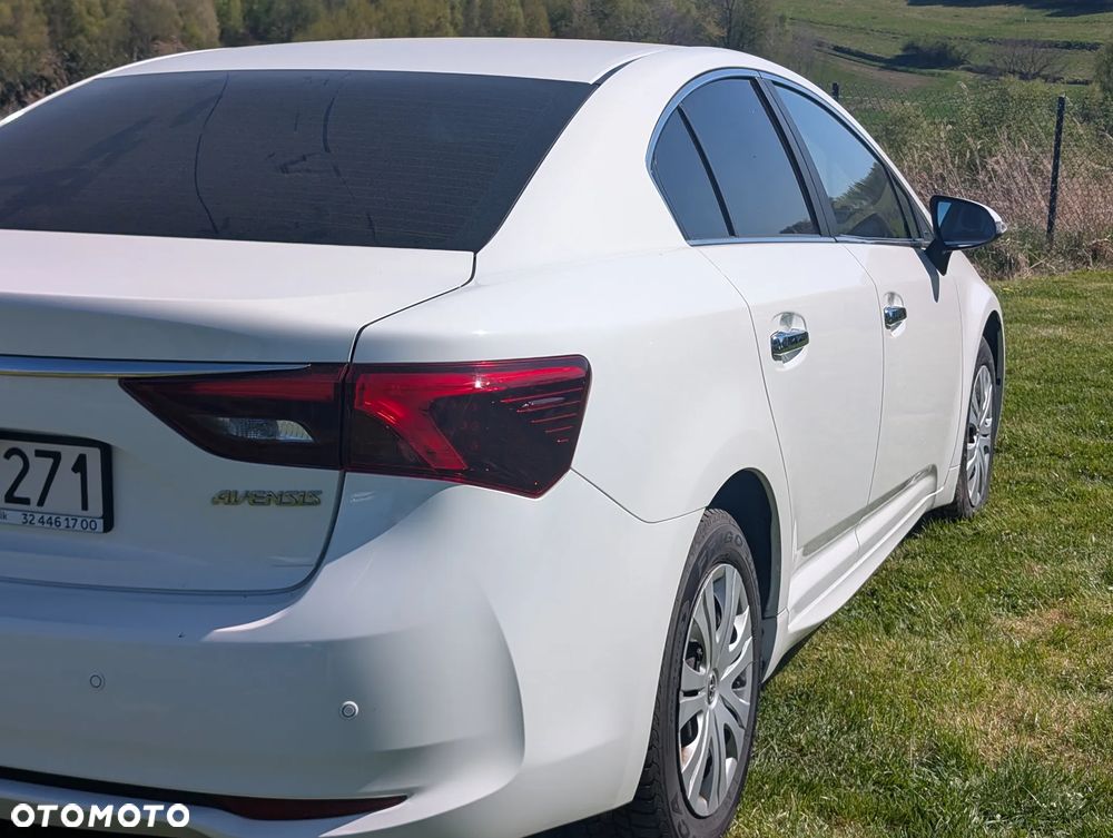 Toyota Avensis 1.8 Premium - 24