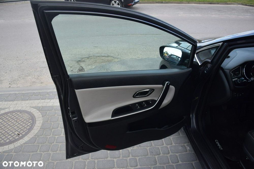 Kia Ceed 1.6 CRDi XL - 17