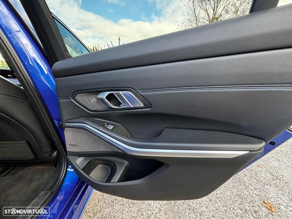 BMW 330 e Aut. M Sport - 11