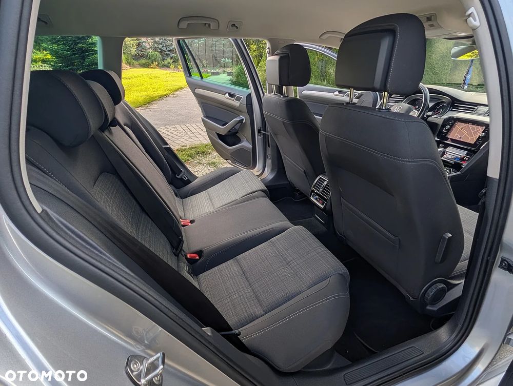 Volkswagen Passat 2.0 TDI SCR DSG - 27