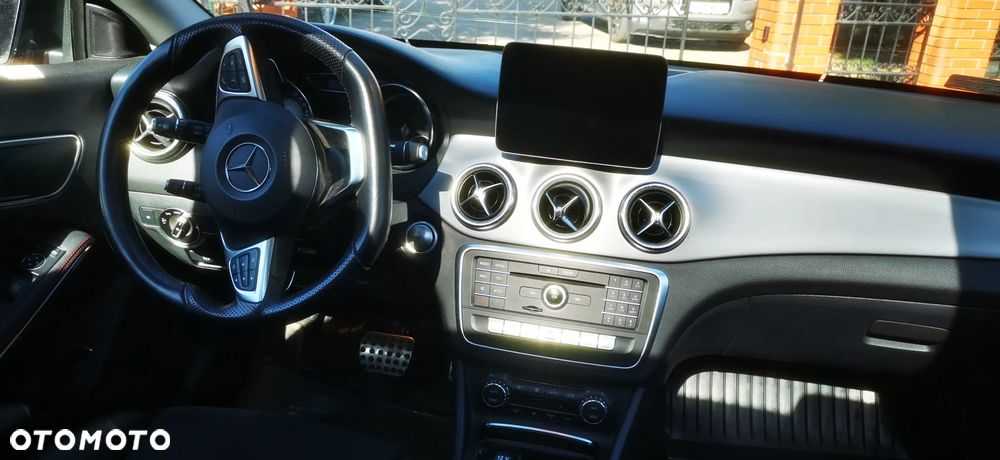 Mercedes-Benz CLA 220 4-Matic - 9
