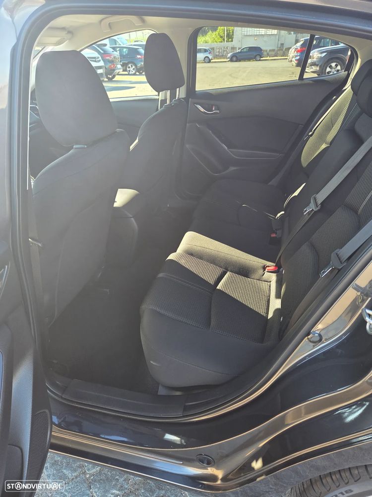 Mazda 3 Hatchback 1.5 Sky-D Excellence Navi - 11