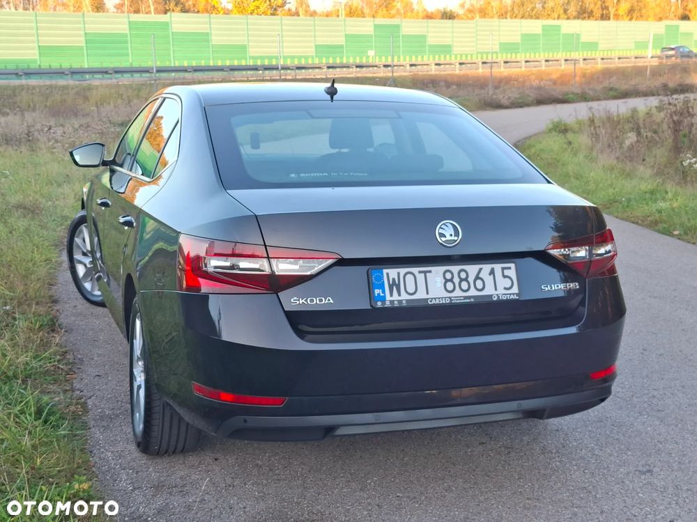 Skoda Superb 2.0 TDI SCR Ambition DSG - 16