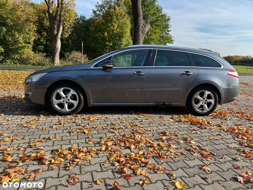 Peugeot 5008 2011 photo 2