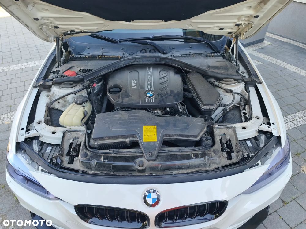 BMW Seria 3 318d Sport Line - 13
