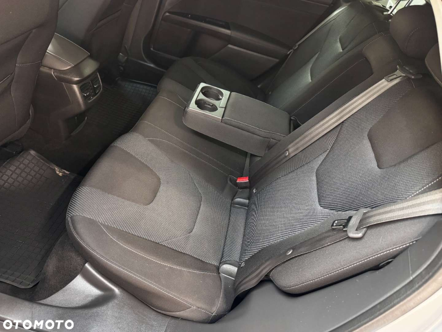 Ford Mondeo - 33