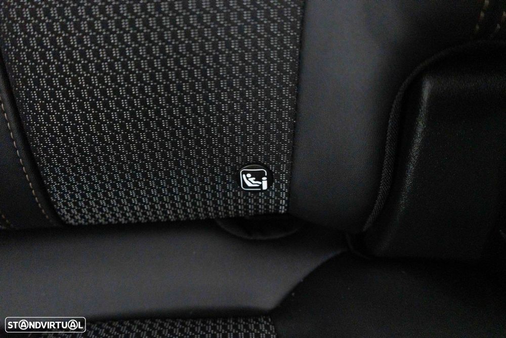 Peugeot 3008 1.6 Hybrid4 GT e-EAT8 - 11