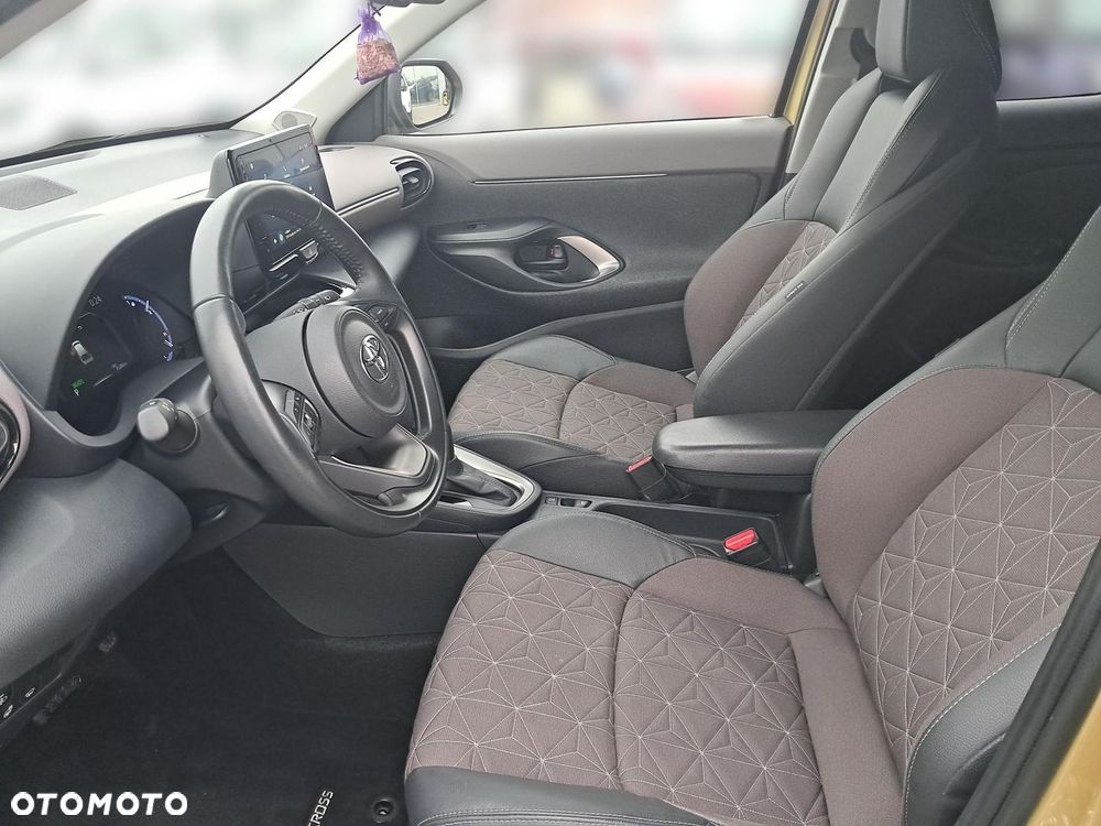 Toyota Yaris Cross - 8