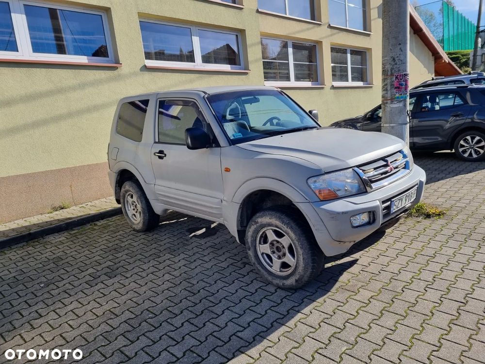 Mitsubishi Pajero - 1