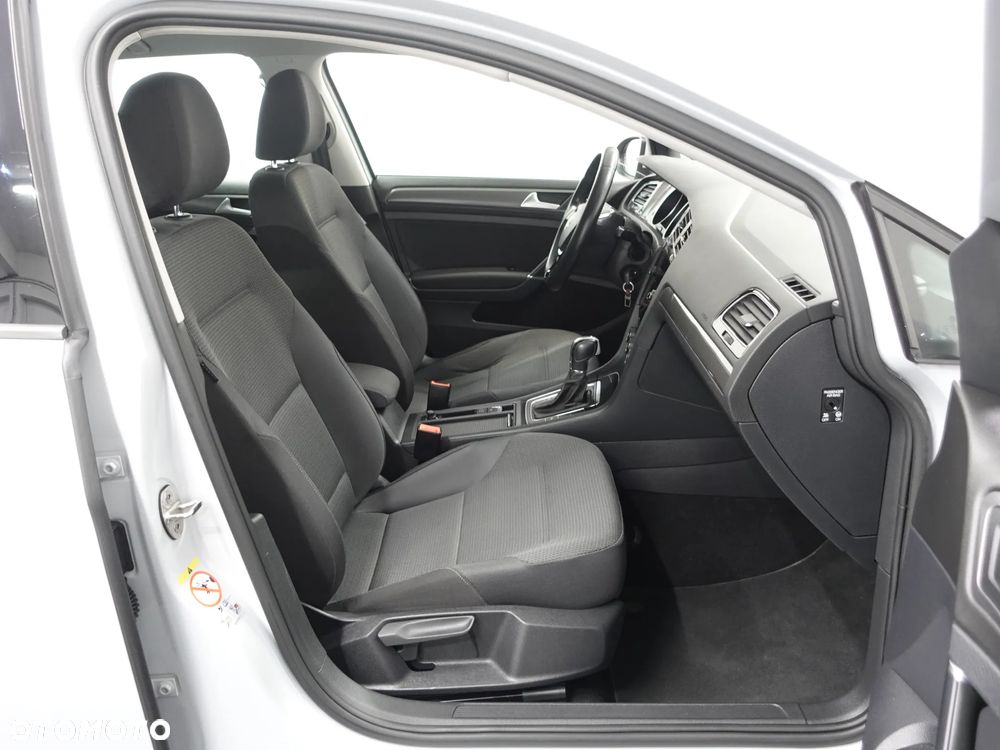 Volkswagen Golf 1.6 TDI SCR DSG Comfortline - 26