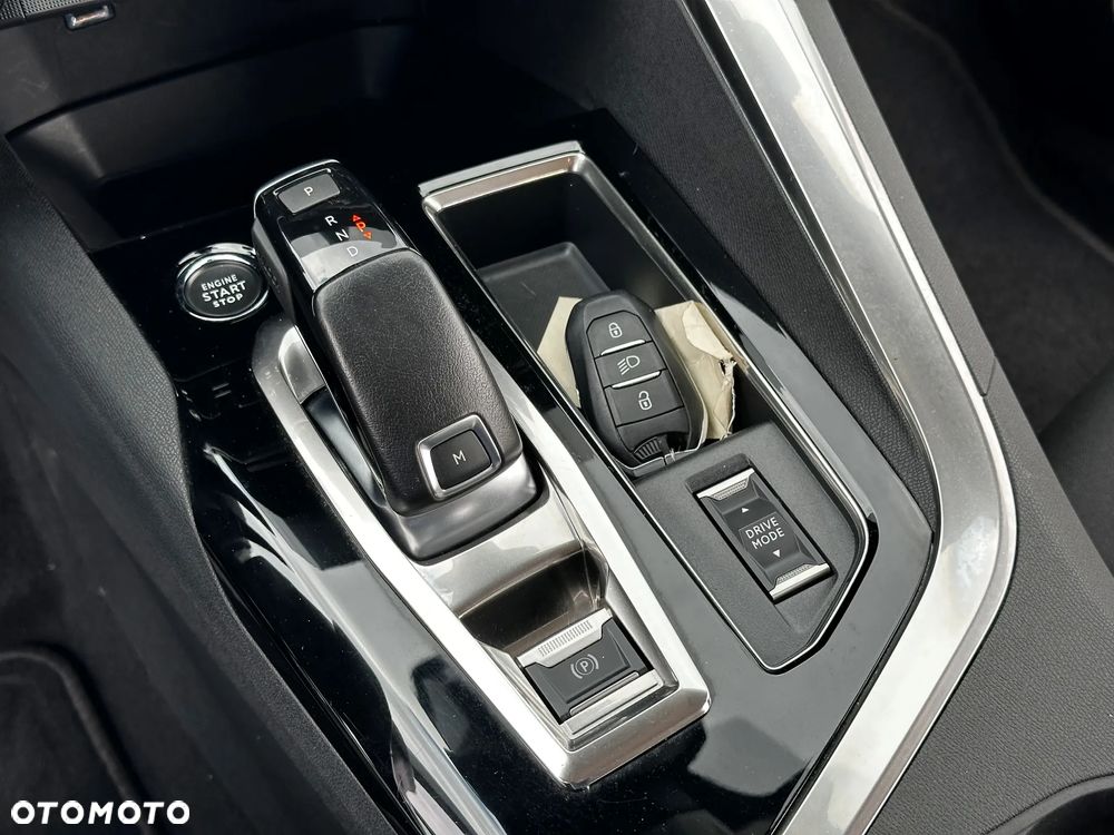 Peugeot 5008 1.2 PureTech Active S&S EAT6 - 29