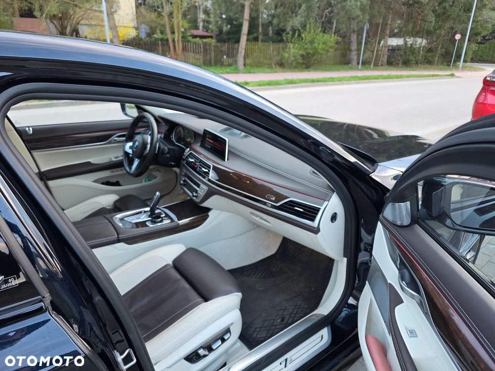 BMW Seria 7 740d xDrive - 13