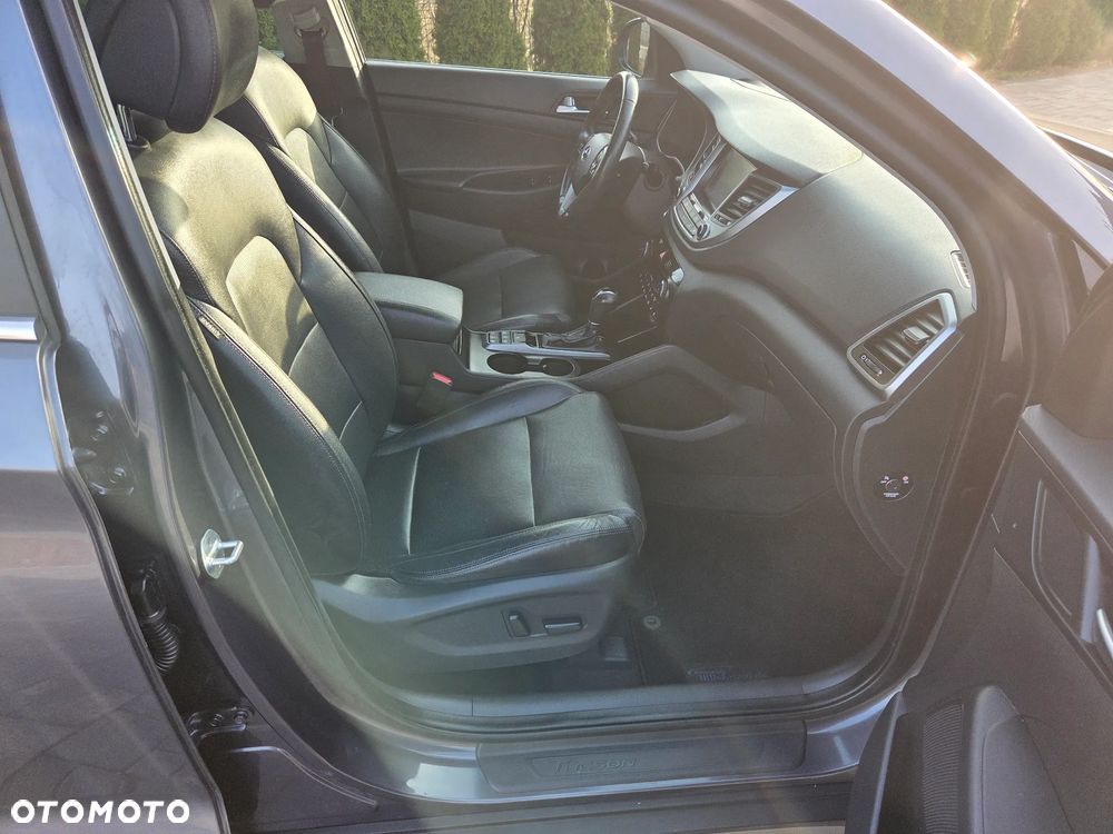 Hyundai Tucson 2.0 CRDI 4WD Automatik Premium - 30