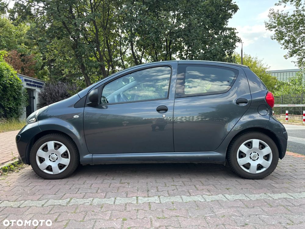 Toyota Aygo - 1