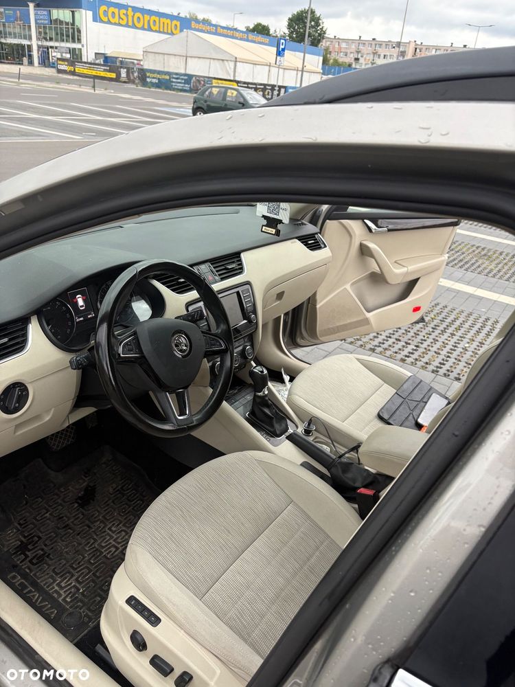 Skoda Octavia 2.0 TDI Elegance DSG - 8