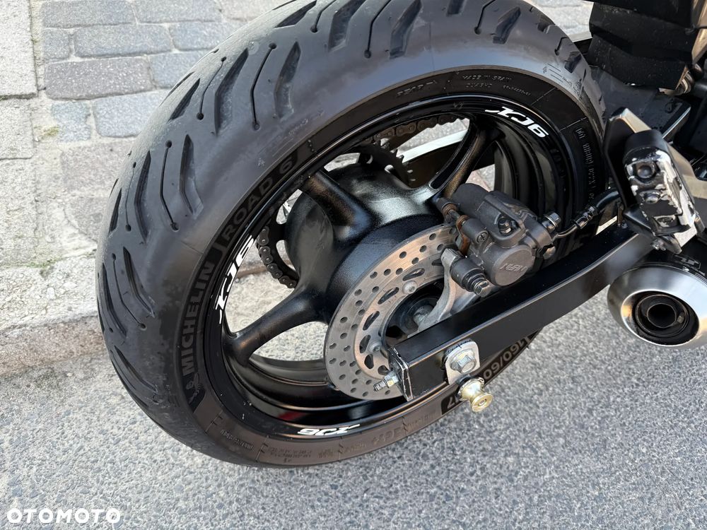 Yamaha XJ - 24