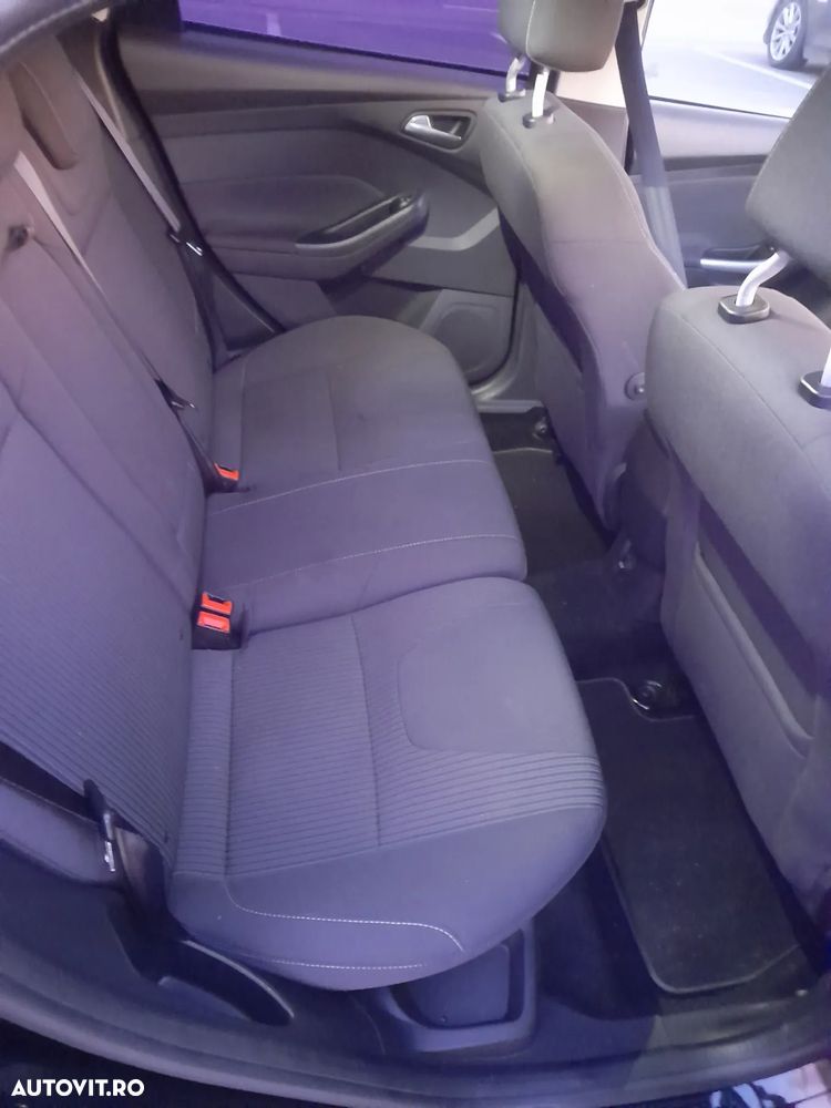 Ford Focus Turnier 1.6 TDCi ECOnetic 88g Start-Stopp-Sy Titanium - 14