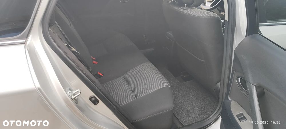 Toyota Avensis 2.2 D-4D Executive - 18