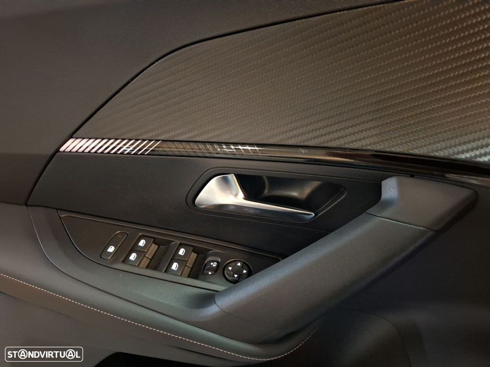 Peugeot e-2008 54 kWh Allure - 24