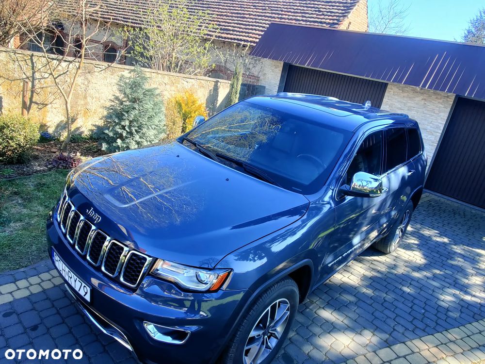 Jeep Grand Cherokee - 16
