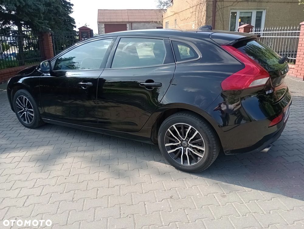 Volvo V40 D2 Drive-E Momentum - 1