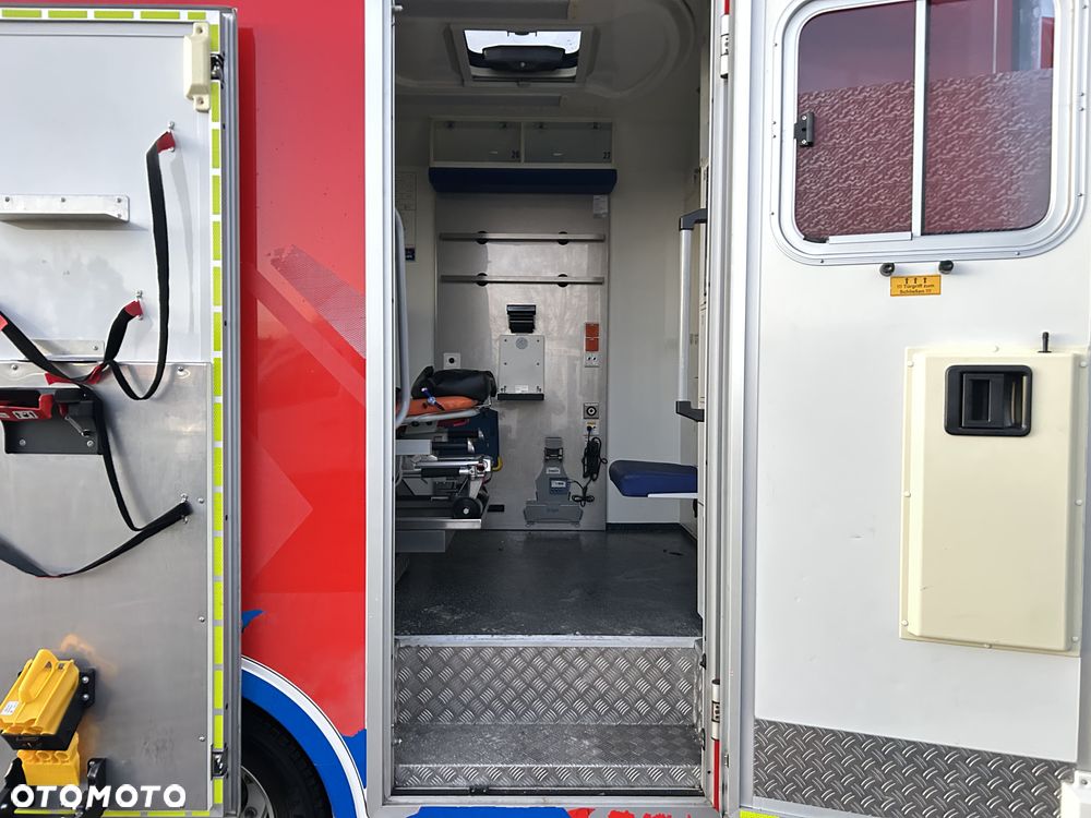 Mercedes-Benz Sprinter - 23